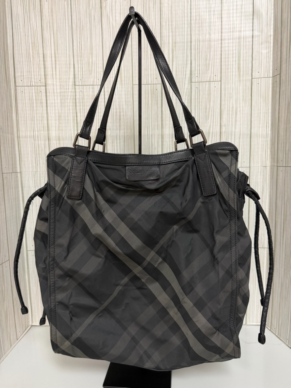 Burberry Black Nova Check Nylon Tote Bag Leather Trim Shoulder Bag Large - Picture 2 of 16